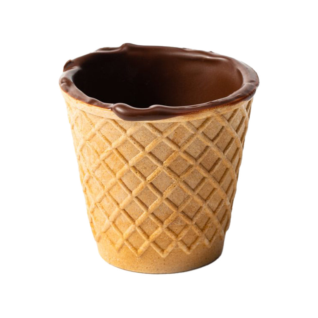 Singola tazzina Chocup Medium da 60 ml in wafer croccante foderato di cioccolato fondente.