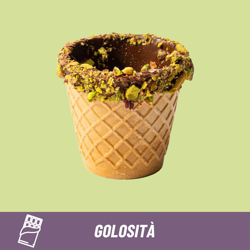 Tazzina Chocup in wafer da 60 ml: cono con interno in cioccolato e bordo ricoperto di granella al pistacchio.